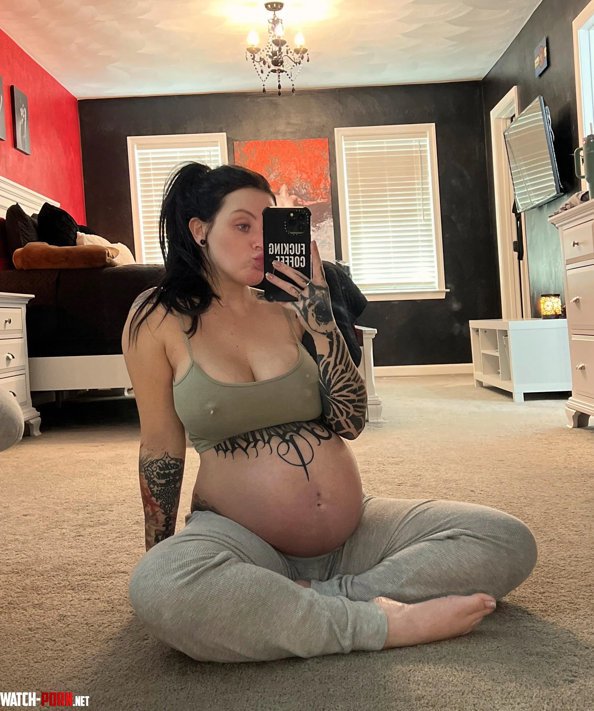 This big belly honestly makes me feel so sexy by raginpigletxx