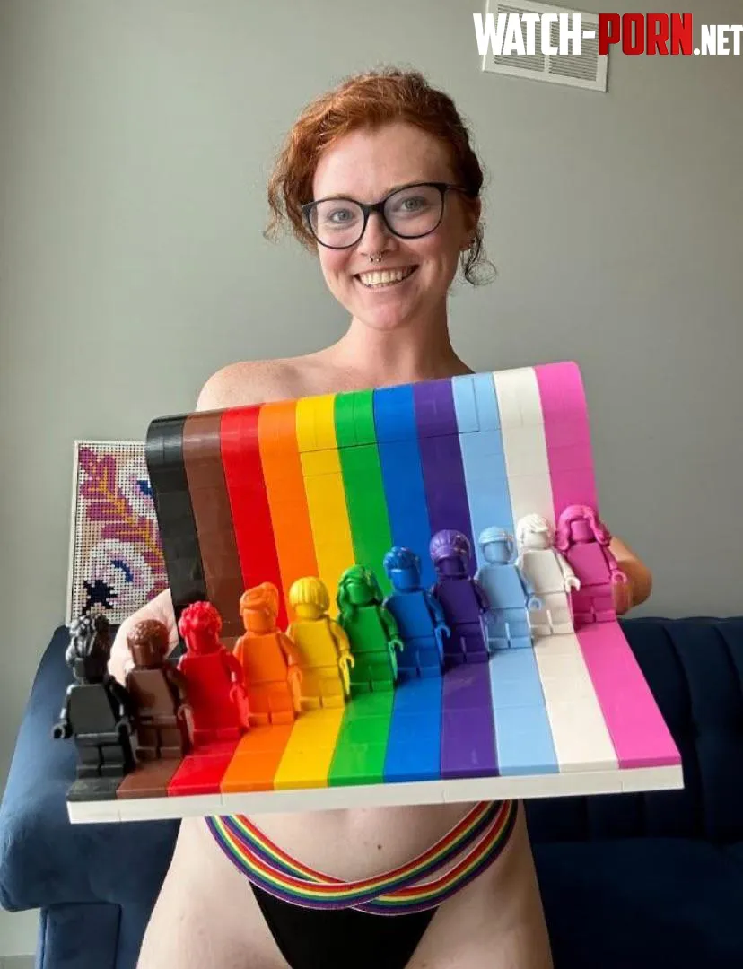 Wanna taste the rainbow? [F] by thelegogoddess_