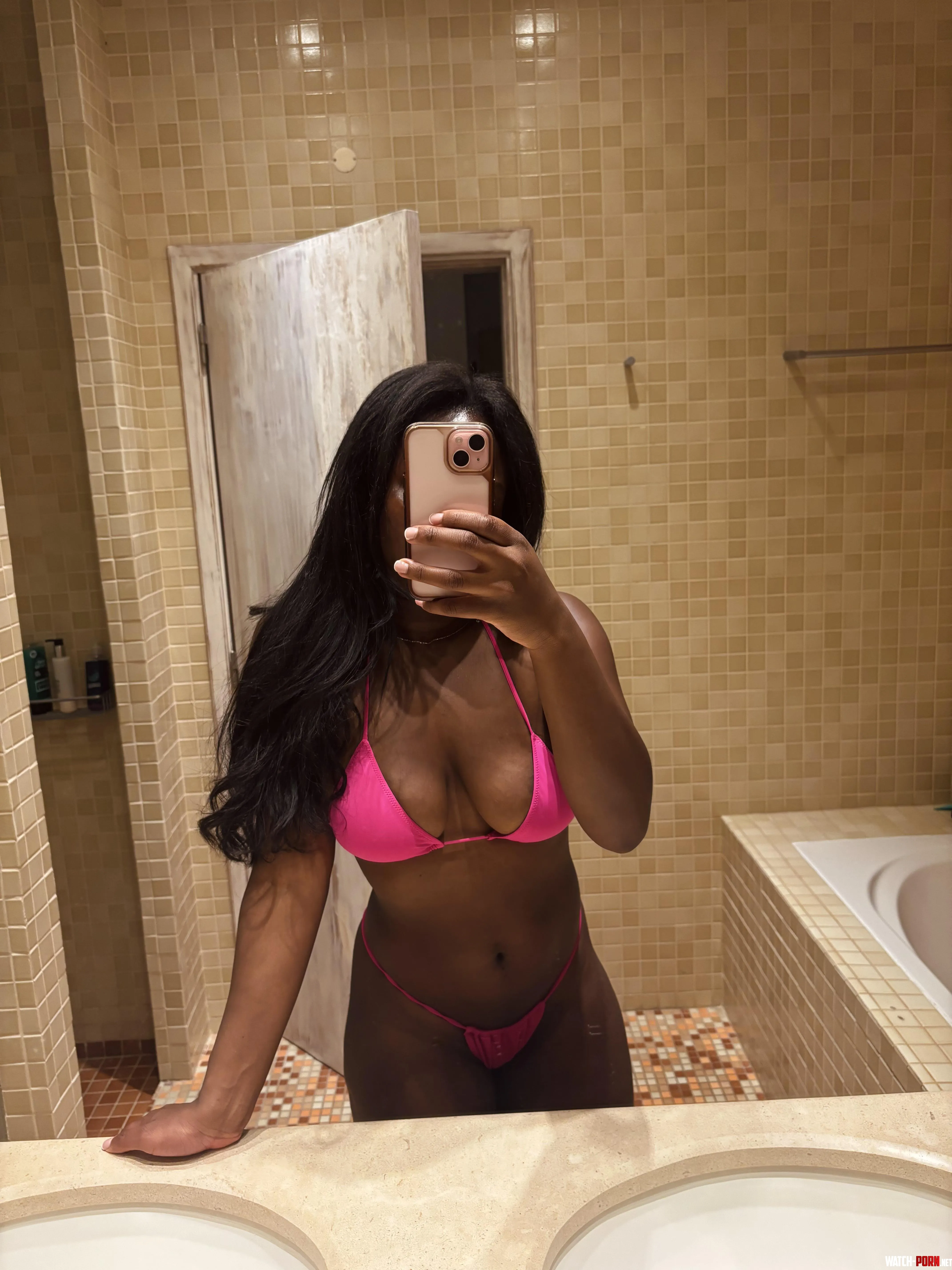24f African girl showing off :) by YourAfricanDelight
