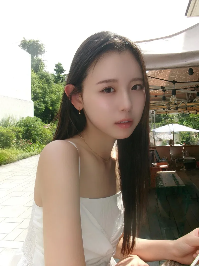 Thumbnail Sara Otaki 大瀧沙羅: Embracing Gravure Modeling Excellence