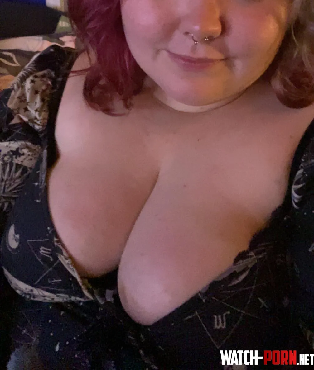 honestly I’d look better covered in your cum <3 by starry-eyed-brat