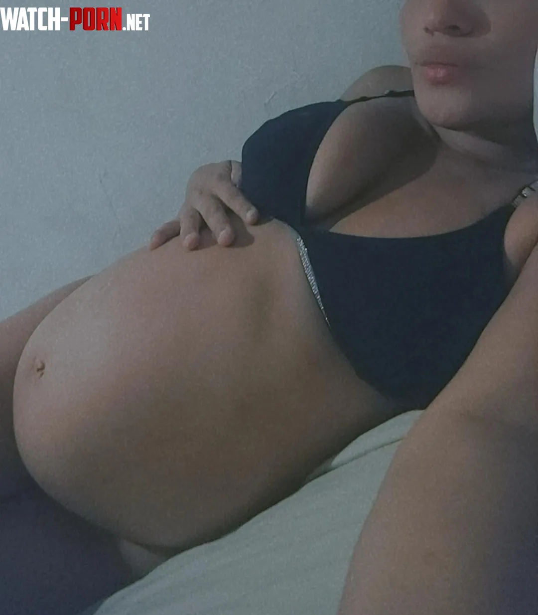 I'm 36 weeks along and I'm still very horny. by negrita_bel