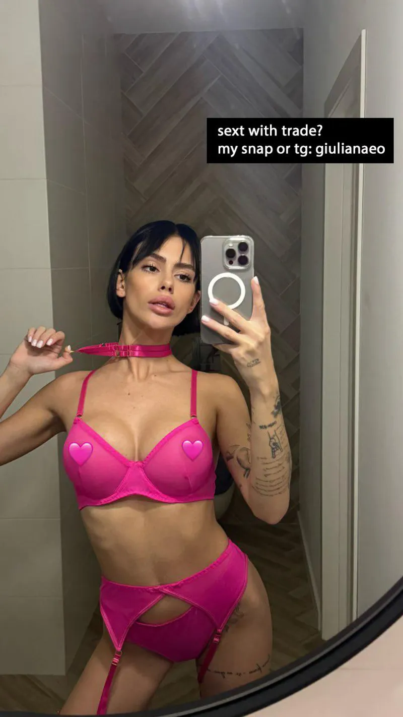Thumbnail Discovering the Meaning Behind 'not everything needs meaning' by Dominic147 in MirrorSelfie