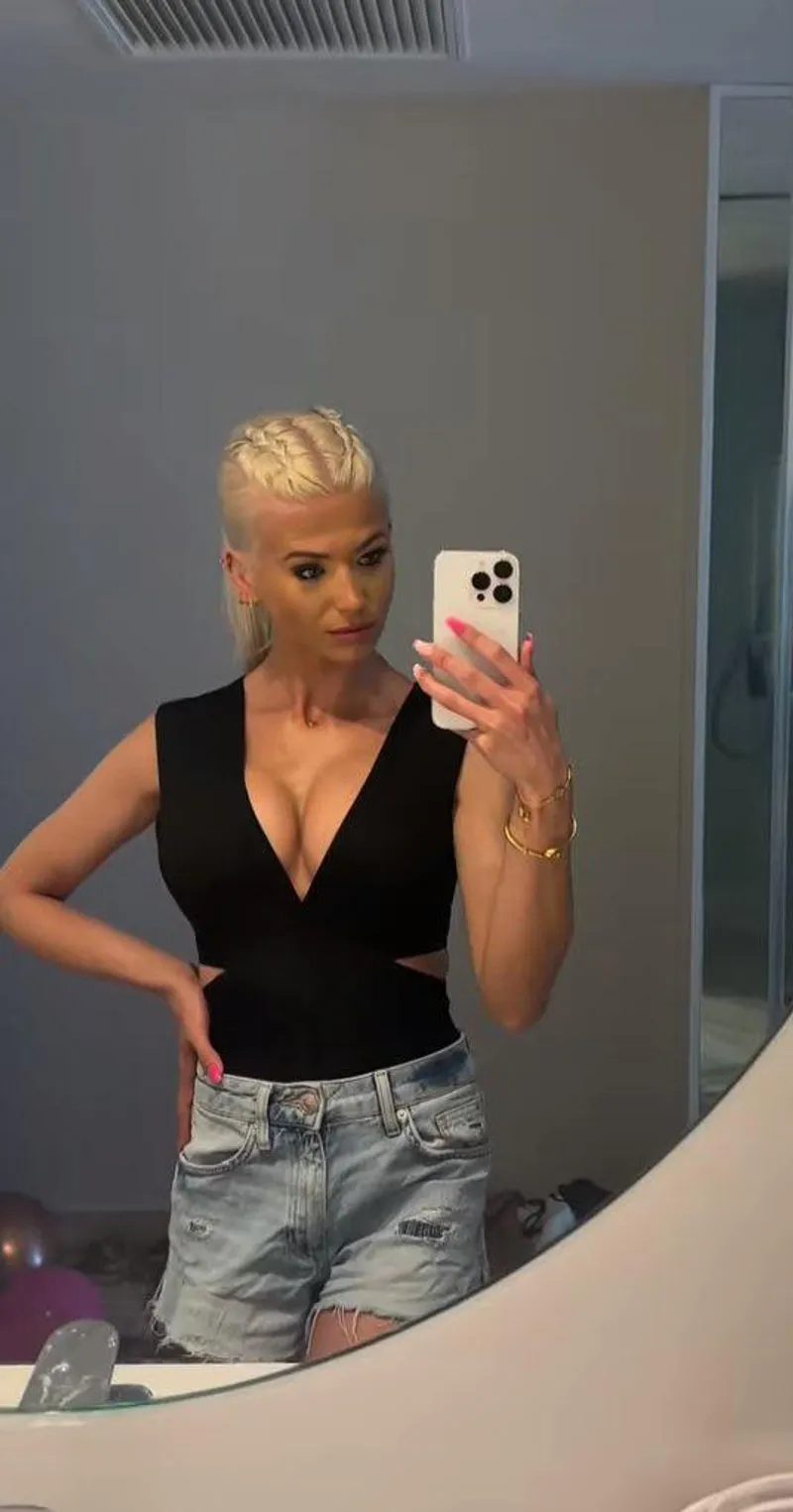 Thumbnail Danielle Harold: Behind the Scenes | Legitimate_Plenty426