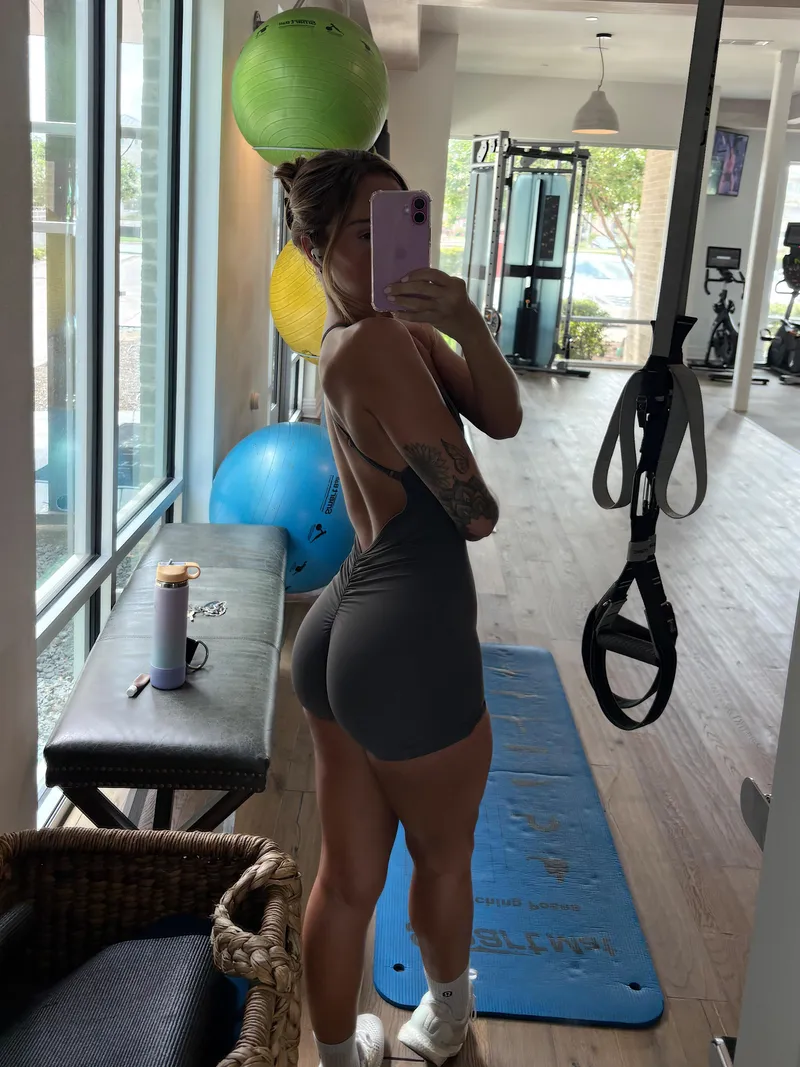 Thumbnail Get Sweaty with tina_bastanchury: Fitgirls Edition