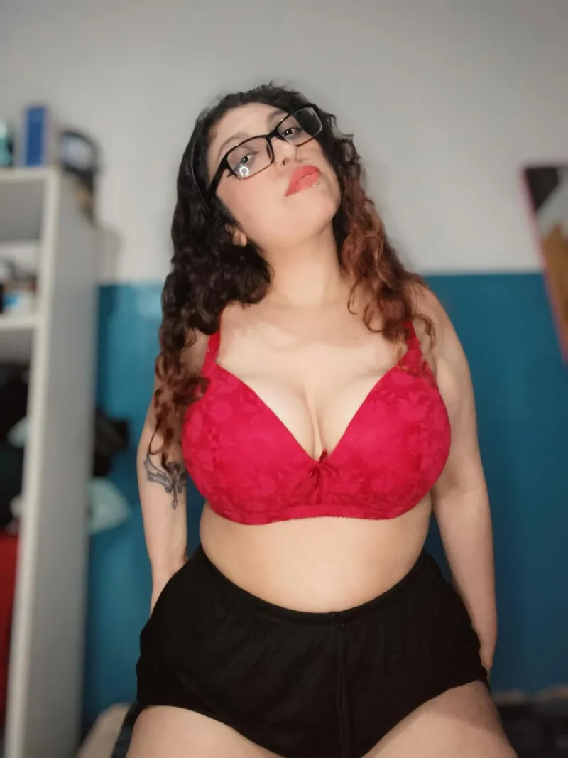 Thumbnail ElfitaUwU: Unapologetic Bikini Body | BikiniBodies