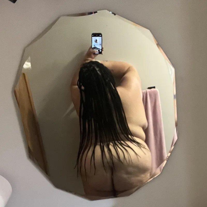 Thumbnail Yearning for Connection: Reflecting on ssbbwcurlz's Pieces