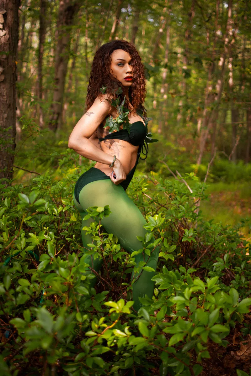 Thumbnail Poison Ivy Rendition: naught_3's Seductive Cosplay | naught3