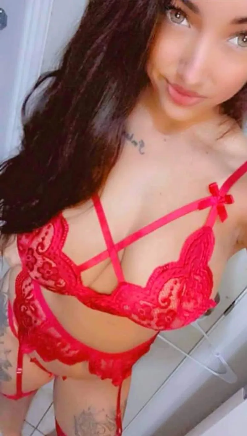 Thumbnail Southern Charm: 'Just a southern milf next door @missxosugar' by missxosugar - InstagramHotties
