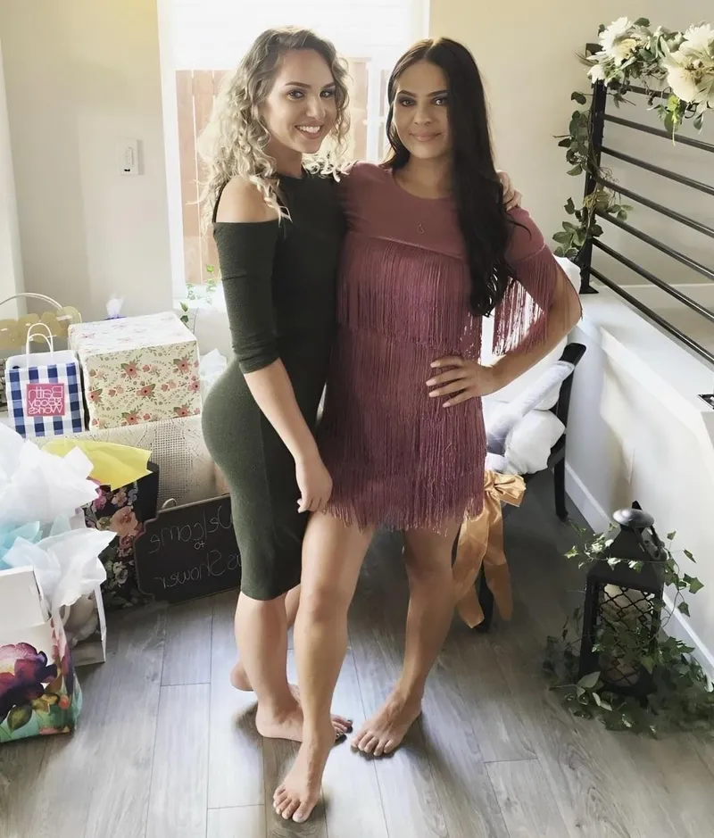 Thumbnail Baddie Ponderings: toesnicoletoes Invites Decisions
