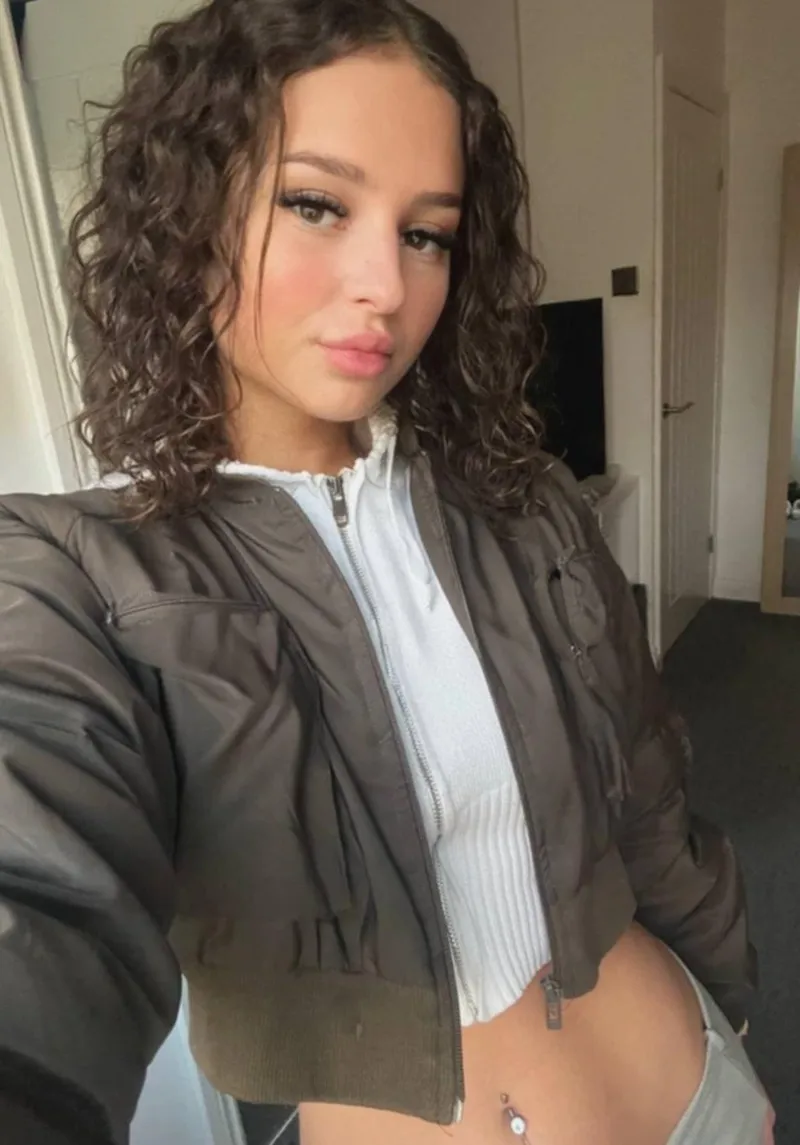 Thumbnail Fresh Look Today: Livid-Point6713's Chic Croptopgirls Feature