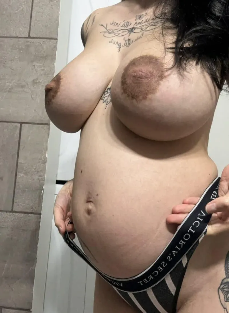 Thumbnail First-Time Pregnant, Second One Tomorrow: Queenof_Rainbow's Journey | PregnantPetite