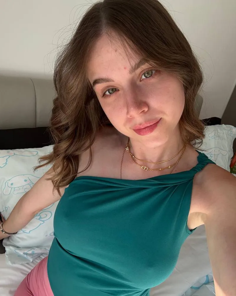 Thumbnail Braless is always better by CelestialGoldJubilee