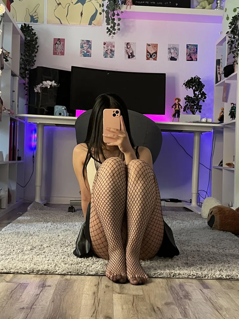 Thumbnail pandakikii: Embracing the Weekend Delight