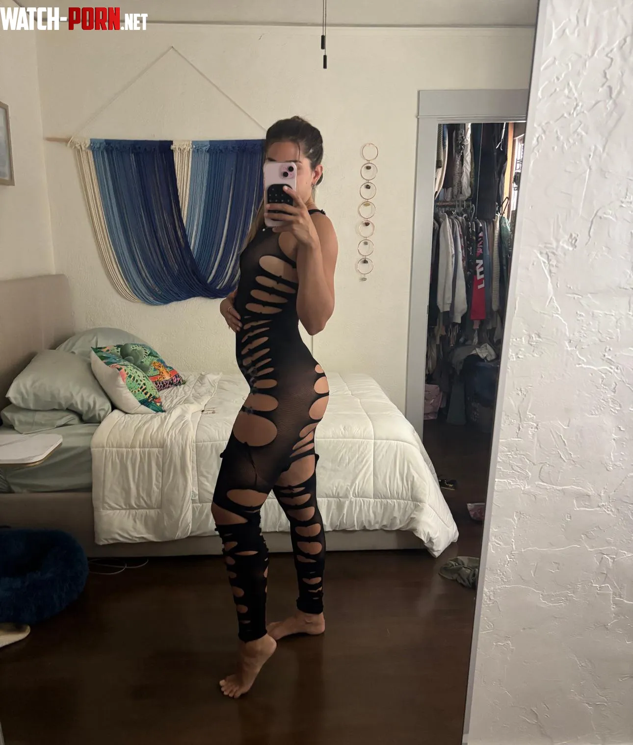 Just vibin’ in this lil outfit by Equivalent-Meat-9466