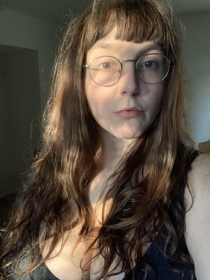 Thumbnail nakedclownempire's Golden Hour Cleavage Peek - Delicate and Alluring