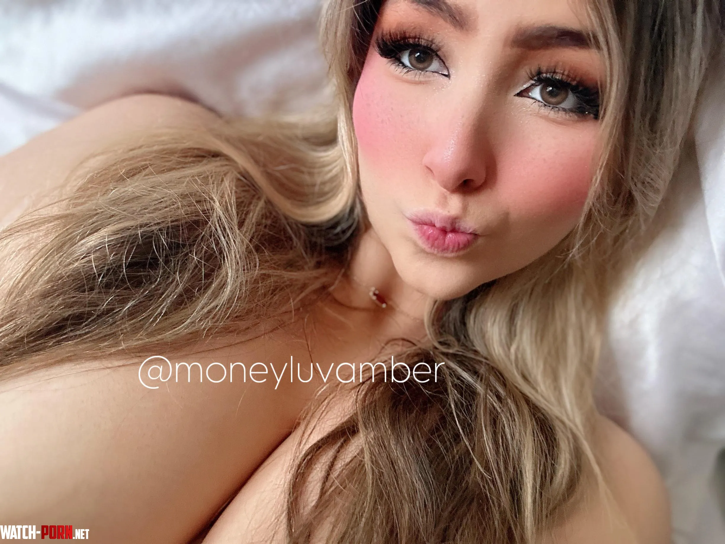 hiii by moneyluvamber