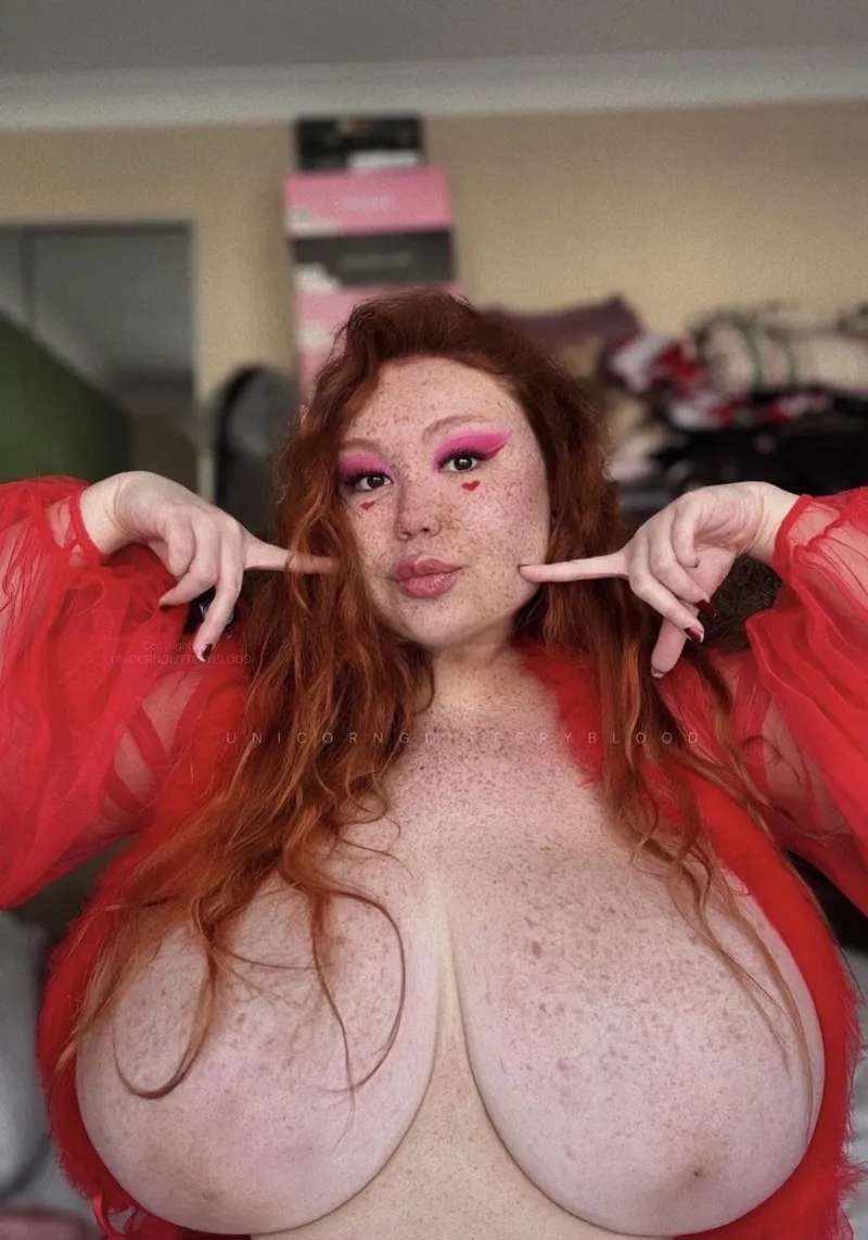 Thumbnail [OC] Unicornglitteryblood Flaunts Natural Curves on BustyAsians