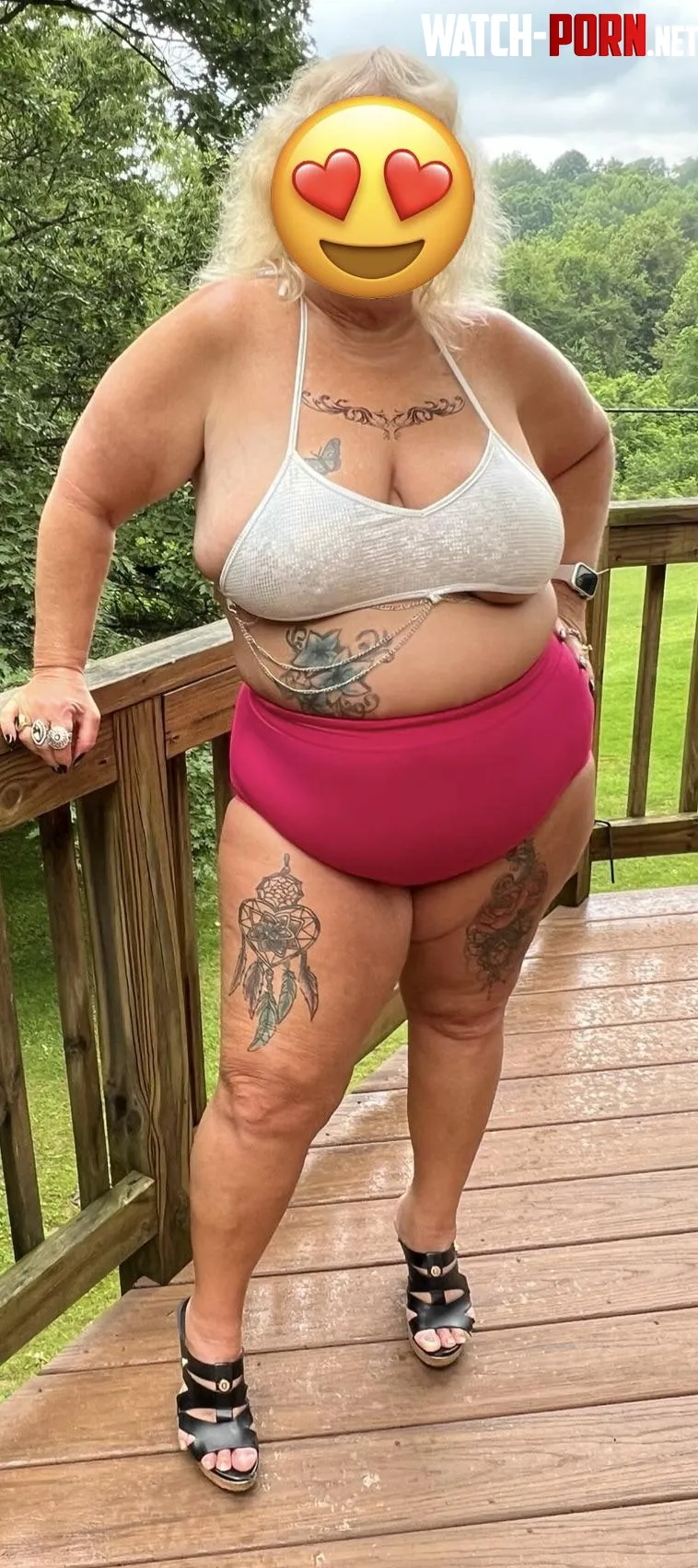 Outside photo shoot by Smokinhotgranny38DDD