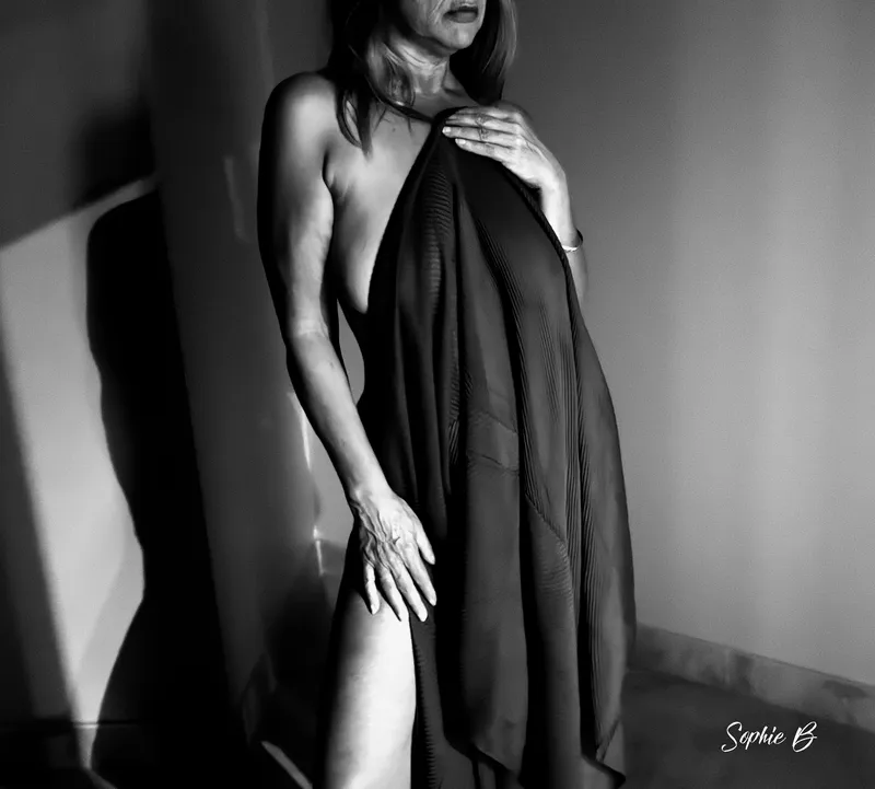 Thumbnail Available_Moment7531 Brings You 'So Close...' to LaBeauteFeminine Elegance