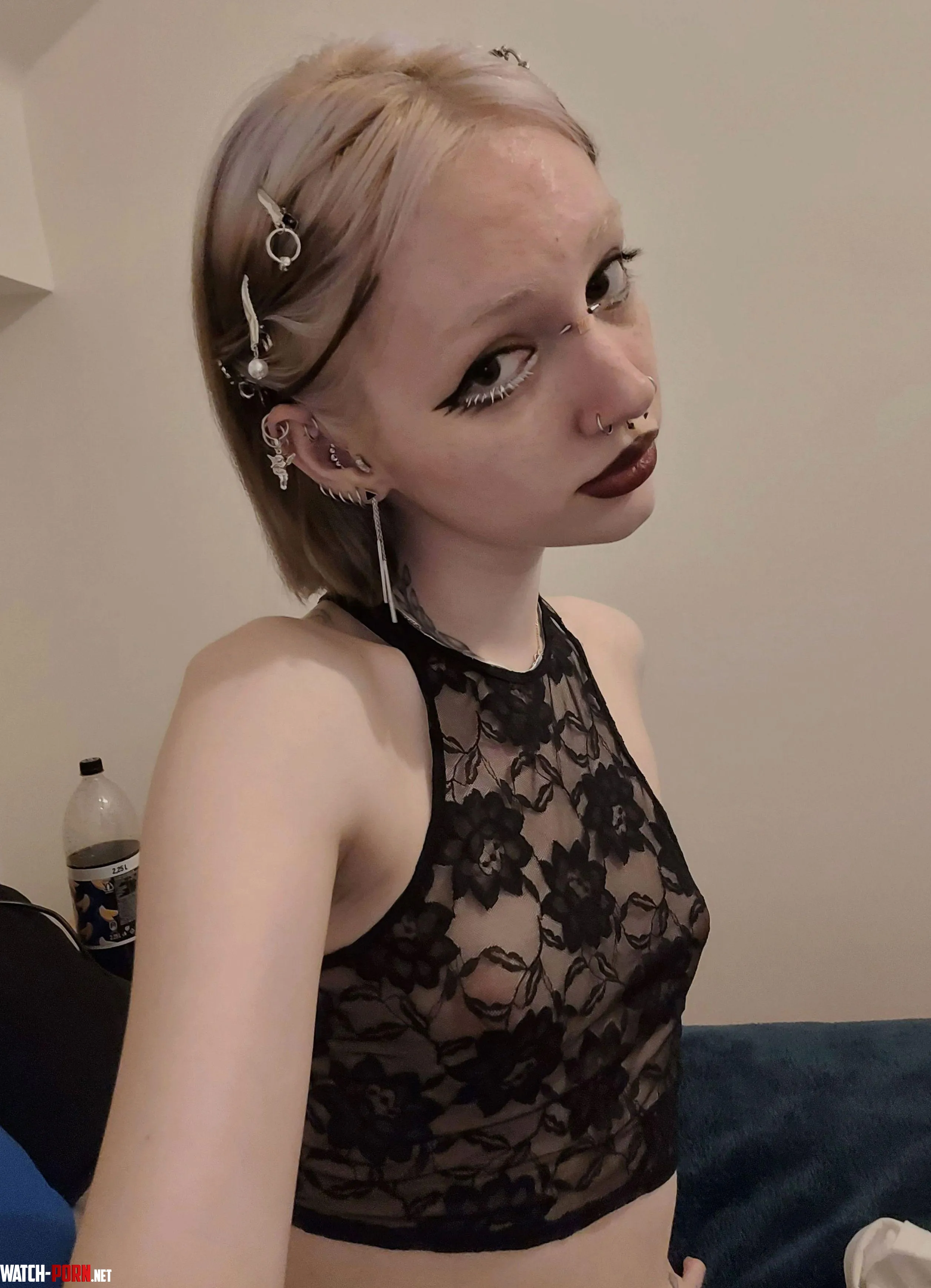 Is it true that older men prefer a punk teen [18f] by yabigboi69