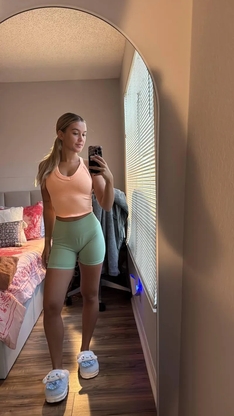 Thumbnail Hot little gym baddie by BrandeeKania