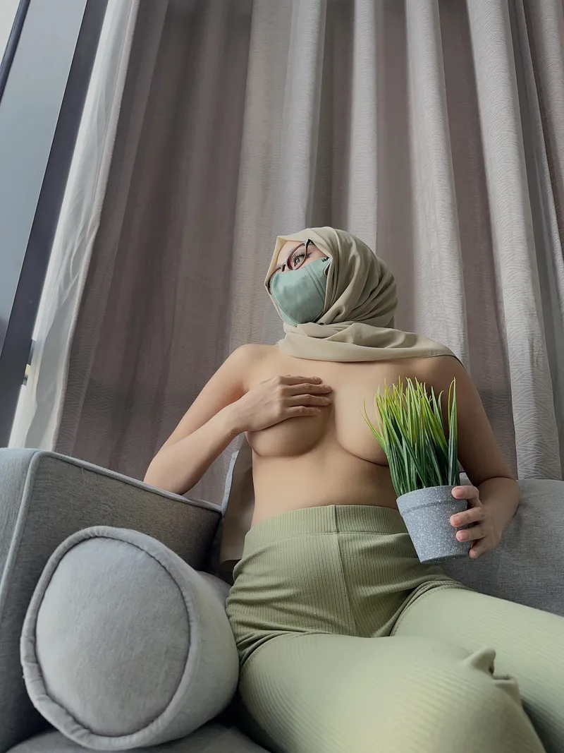 Thumbnail Rate my hand bra ;) by corrossismz