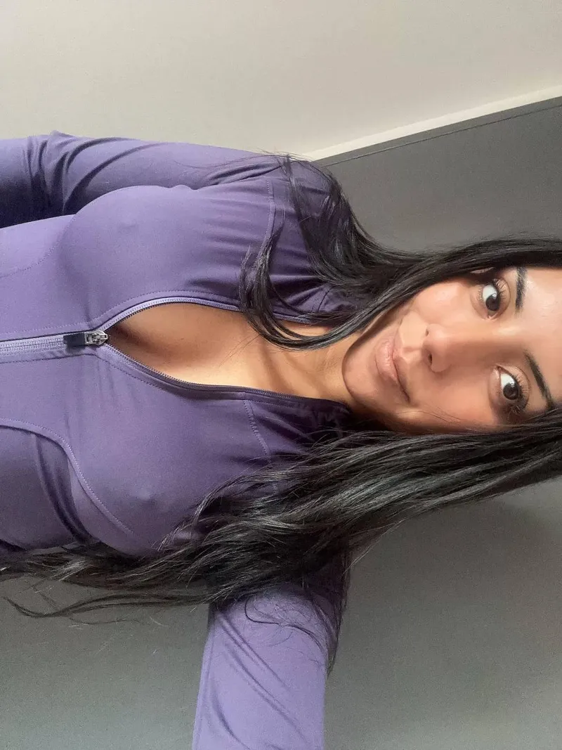 Thumbnail Spotting Two Pokies: CuteEveQueen's Twin Revelations