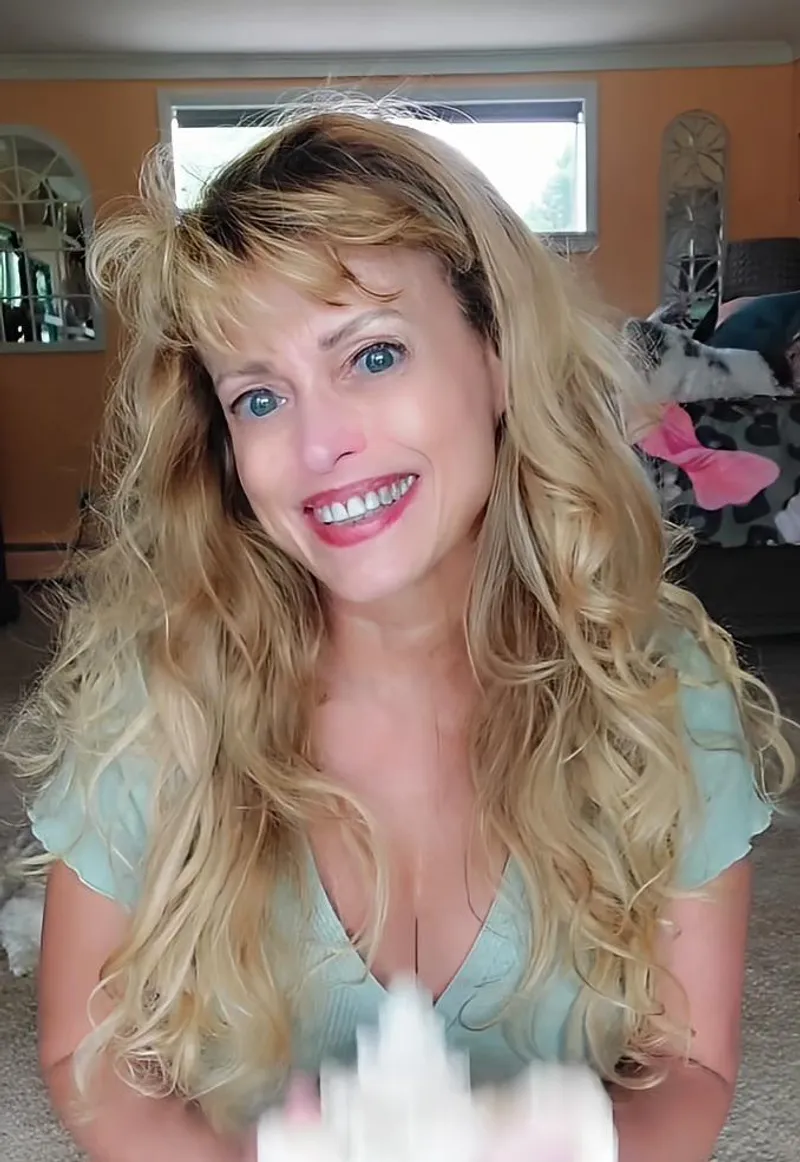 Thumbnail F54 I'm having a good hair day by CarribeanFan