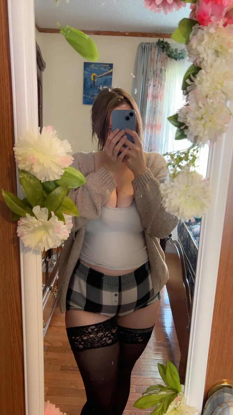 Thumbnail Happytrailwife420: Joining the Hot MILF Club in Chubby Discussion