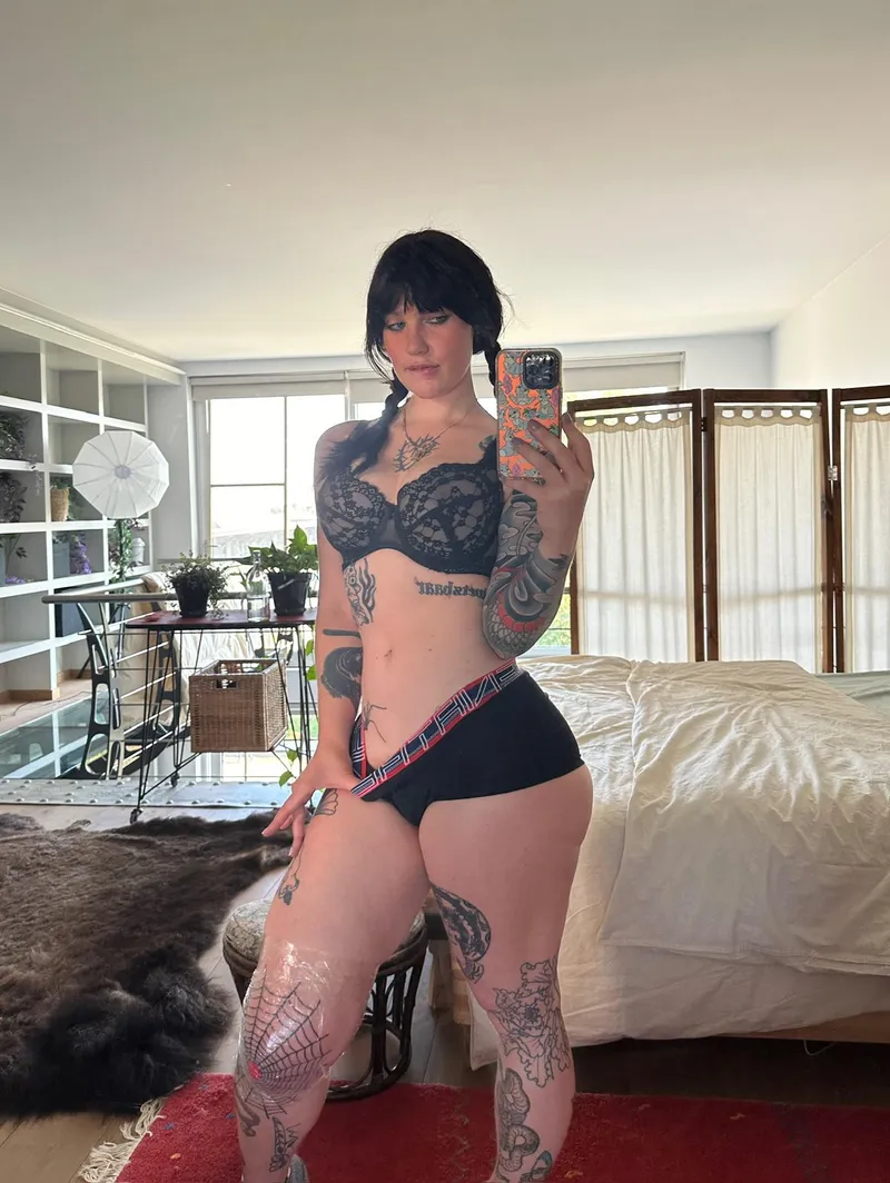 Thumbnail Infamous-Albino's Query: Am I Truly F*ckable? | fbb_NSFW