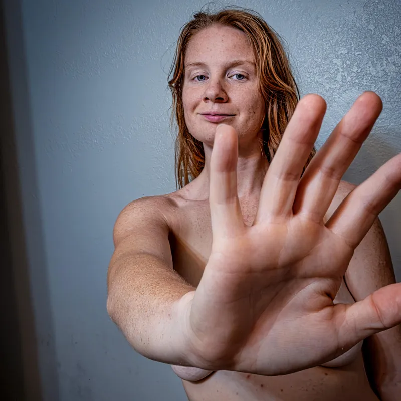 Thumbnail Seductive Arrival: Room Service with --lily-rose--