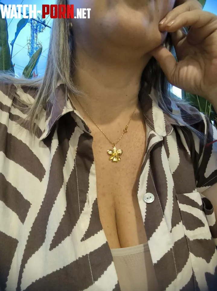 I love wearing cleavage in public by sarahmoom