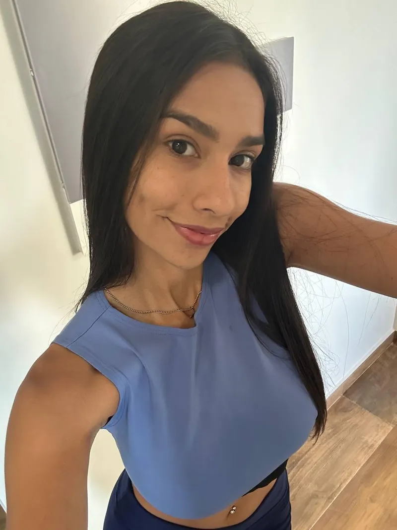 Thumbnail Discovering What's Bigger Than My Head | 2busty2hide