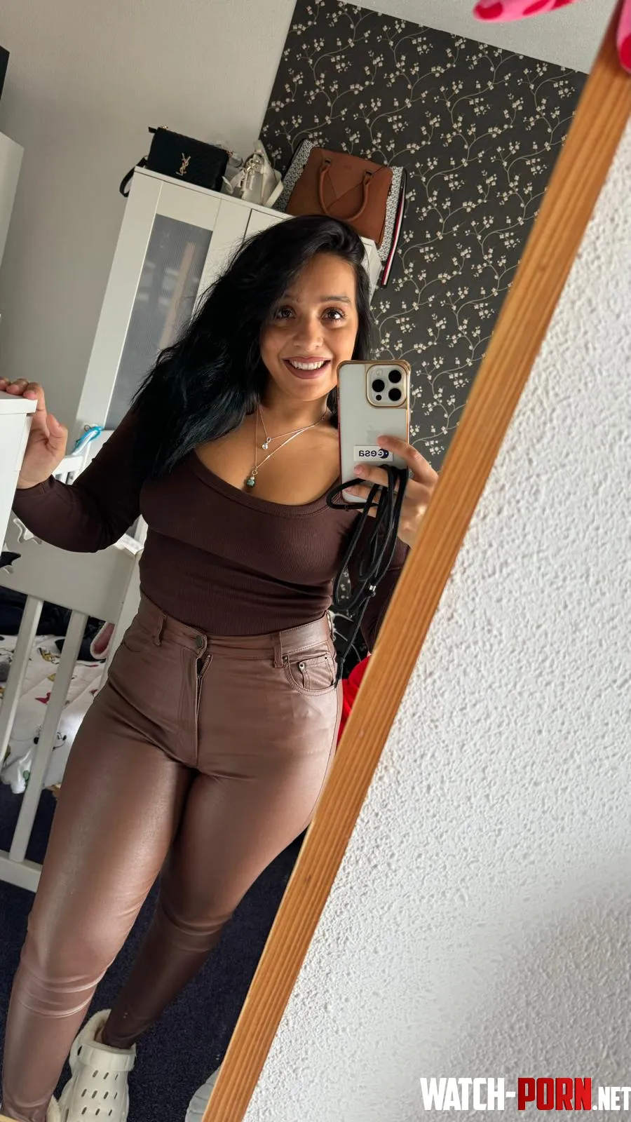 I love taking pictures of myself by Galadriel69_