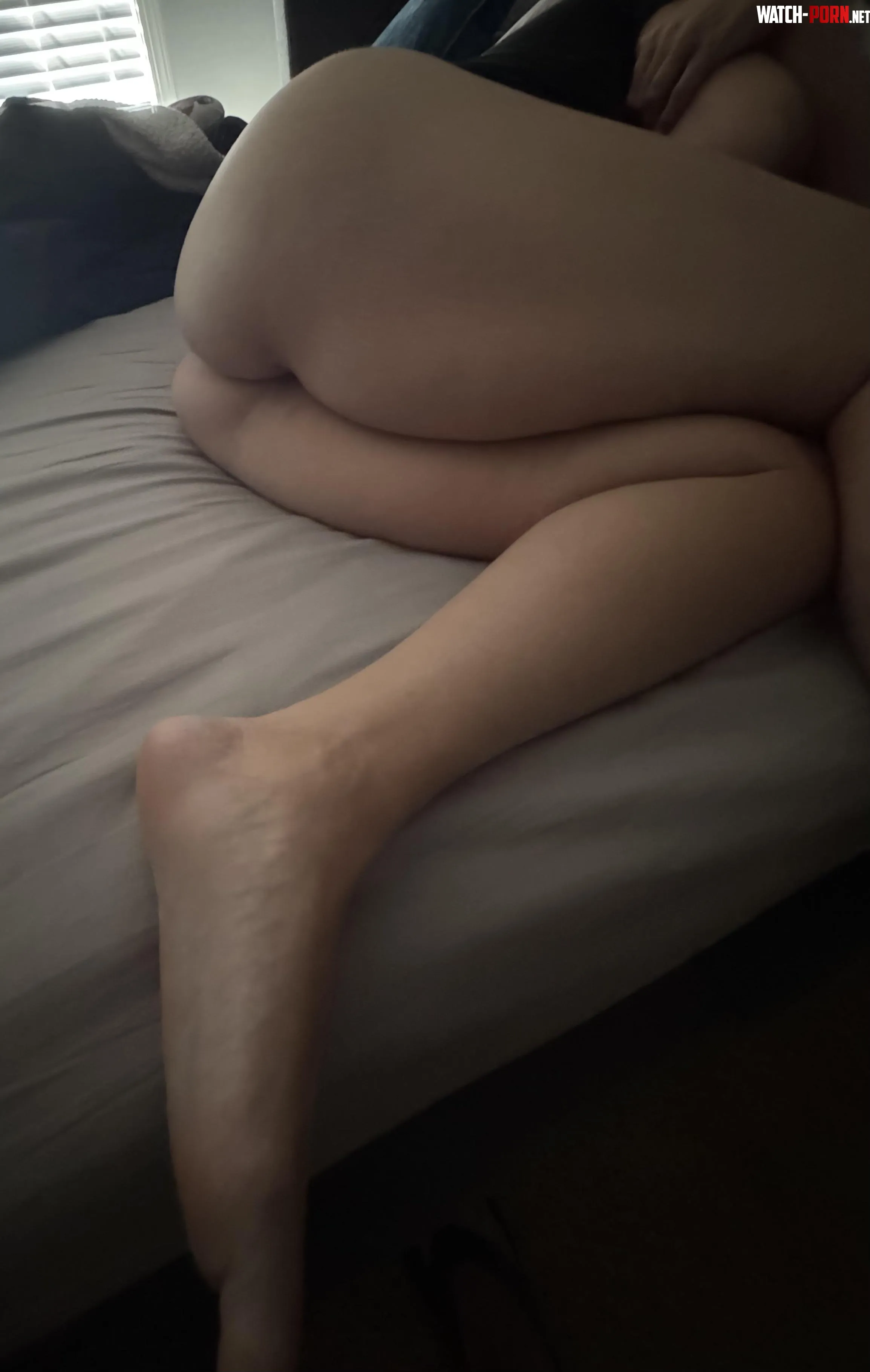 Thick booty, thick thighs and long beautiful feet by toetalfxxt