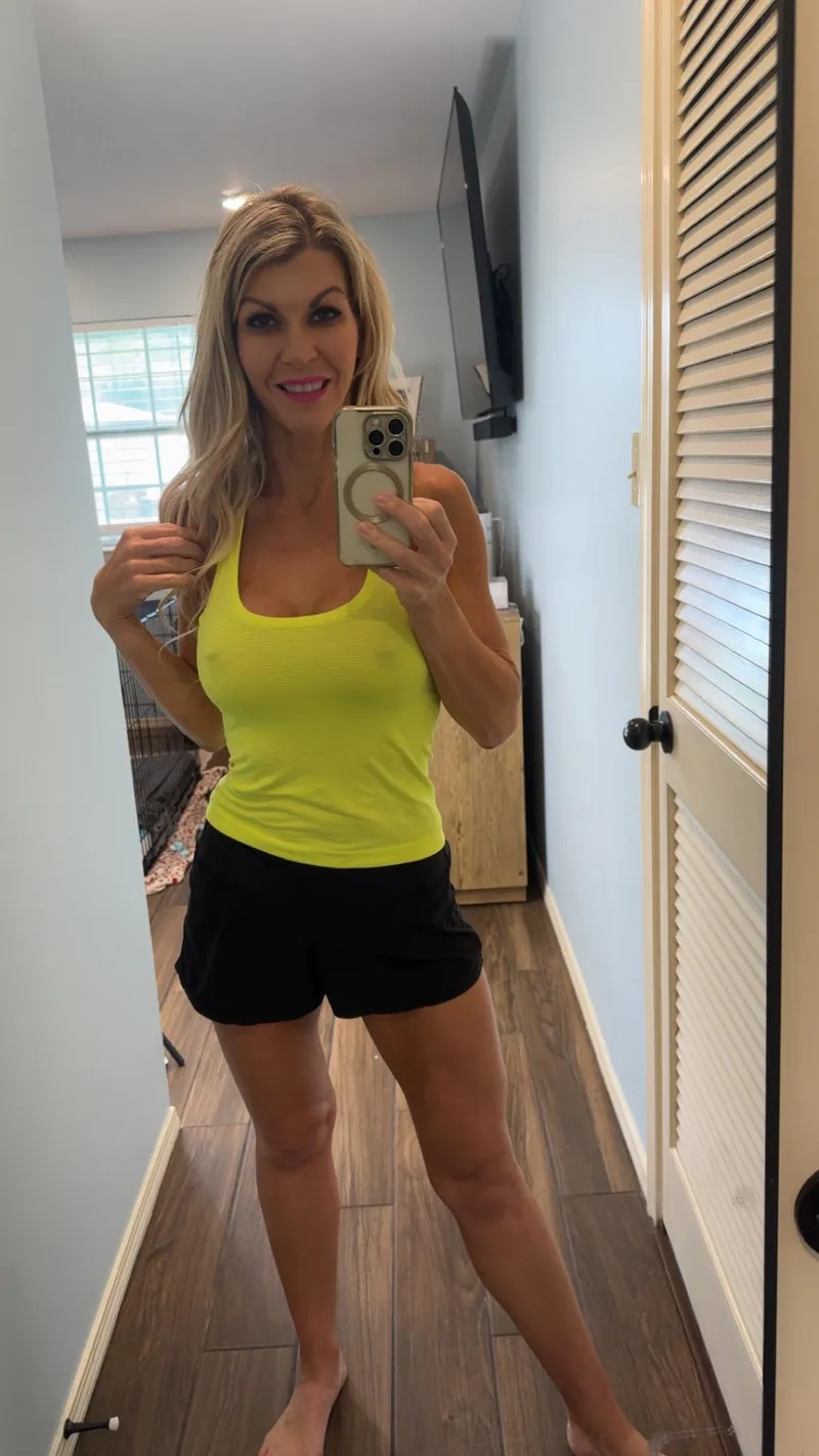 Thumbnail The Freedom of Going Braless: A Milf's Tale | fitnesswife1983