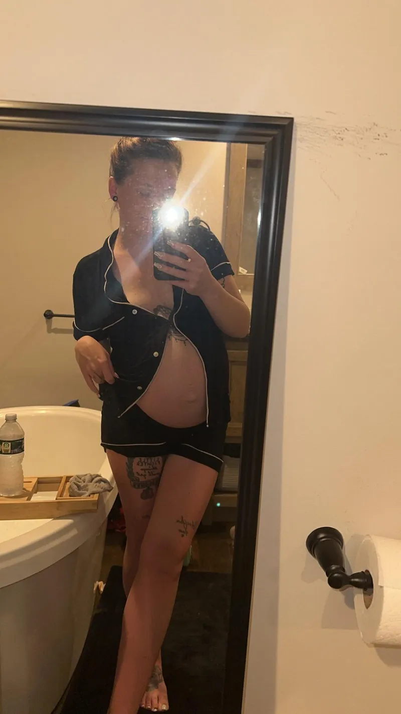 Thumbnail Loving Pregnancy: Embracing Every Moment at 28 Weeks by wildlymee
