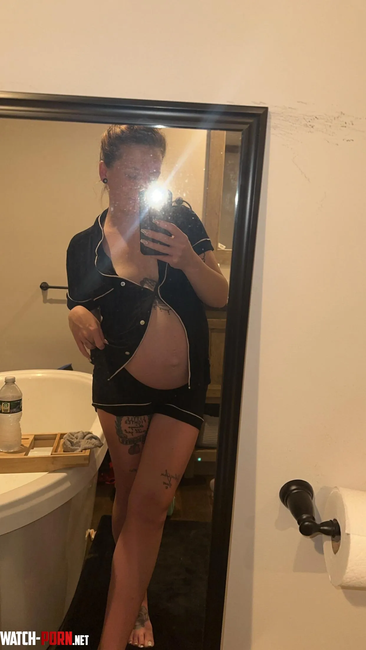 28 weeks pregnant and loving every second 😍 by wildlymee