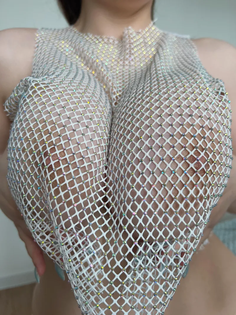 Thumbnail cameloutgrl's Summer Happiness: Spreading Joy with Chainy Seethru