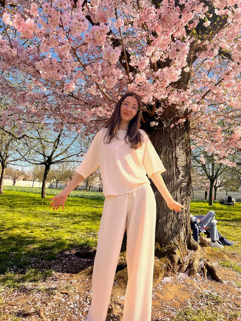 Thumbnail Pink Perfection: Emmi-Hill's Stylish Classygirls Outfit