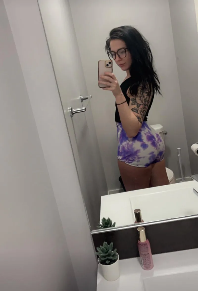 Thumbnail Veronica's Sensational Content on OnlyFans | thebootybabes Guide