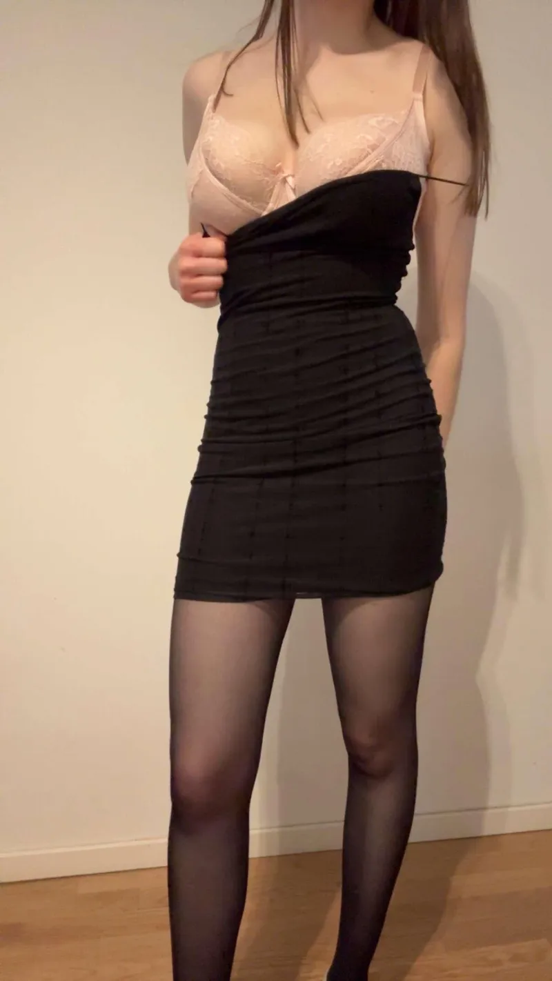 Thumbnail I know you want to see what’s underneath 🤭 by YourNewestSecret