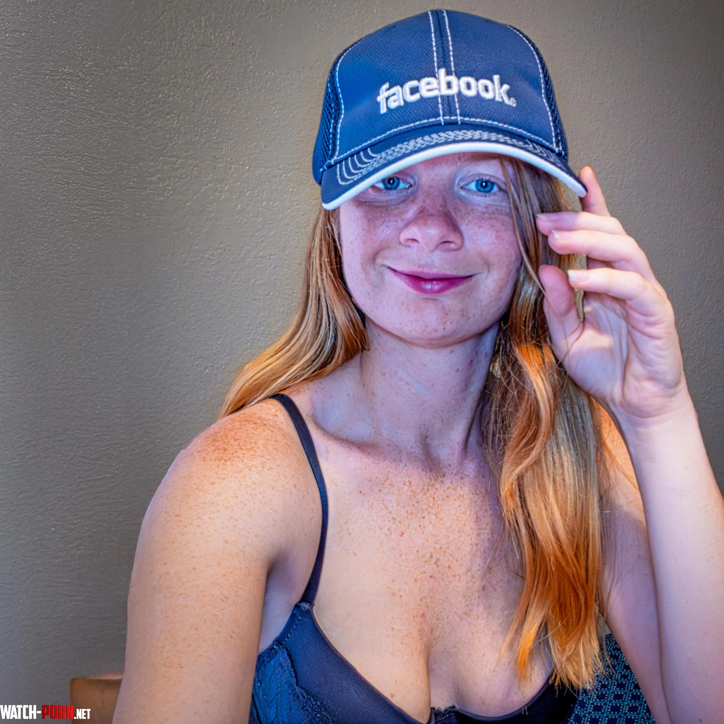 anything blondes or brunettes do, redheads do better by --lily-rose--