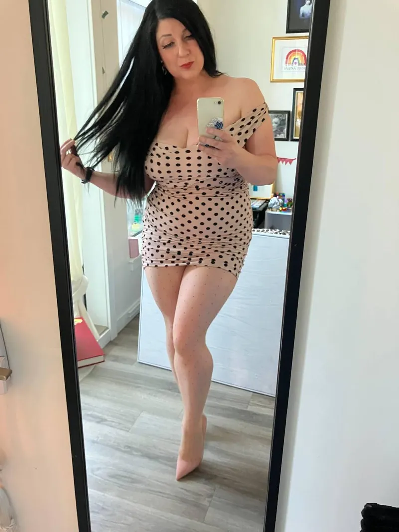 Thumbnail Leggy MILF in Nylons and Heels - Unbeatable Elegance by buxomblossom