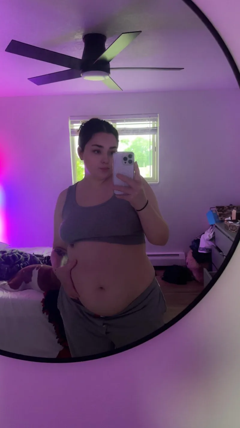 Thumbnail My cute lil belly hang is coming on nicely xoxo by curvychloe1