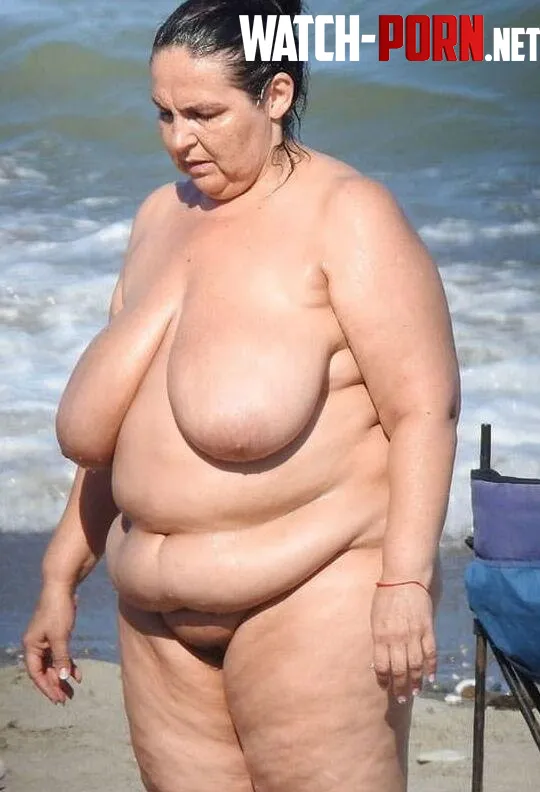 Beautiful chubby milf by Green-Salary9555