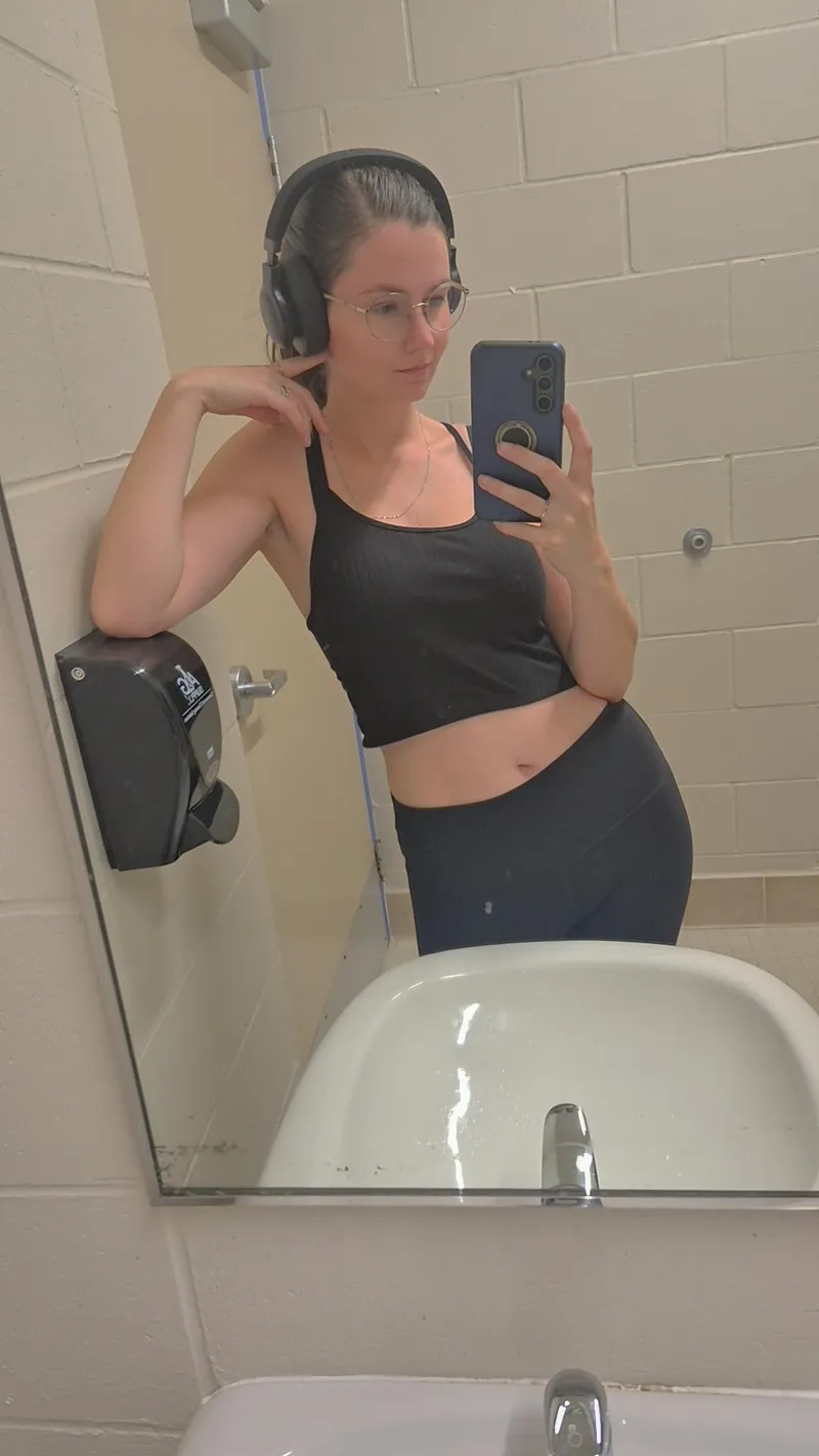 Thumbnail Post work out selfie 🖤 31f by Jess_Rabbit6162