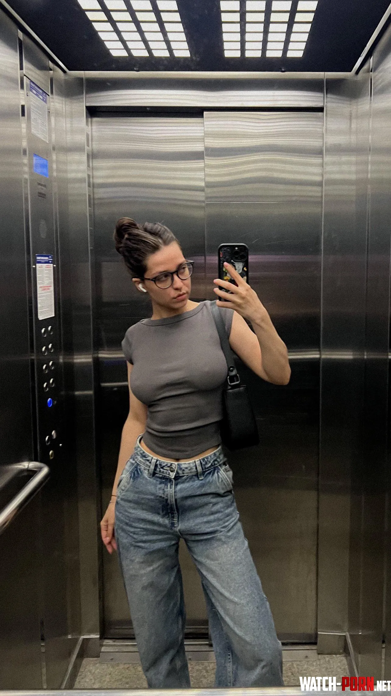 Elevator selfie by basegvd