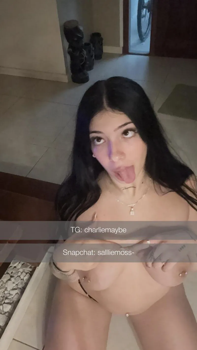 Thumbnail Is this a perfect handbra? Type yes or n and I’ll send u a dm by charliebooga2006